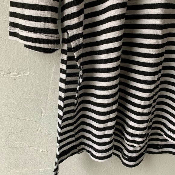 Oversized striped tee (great for layering) - Picture 3 of 5